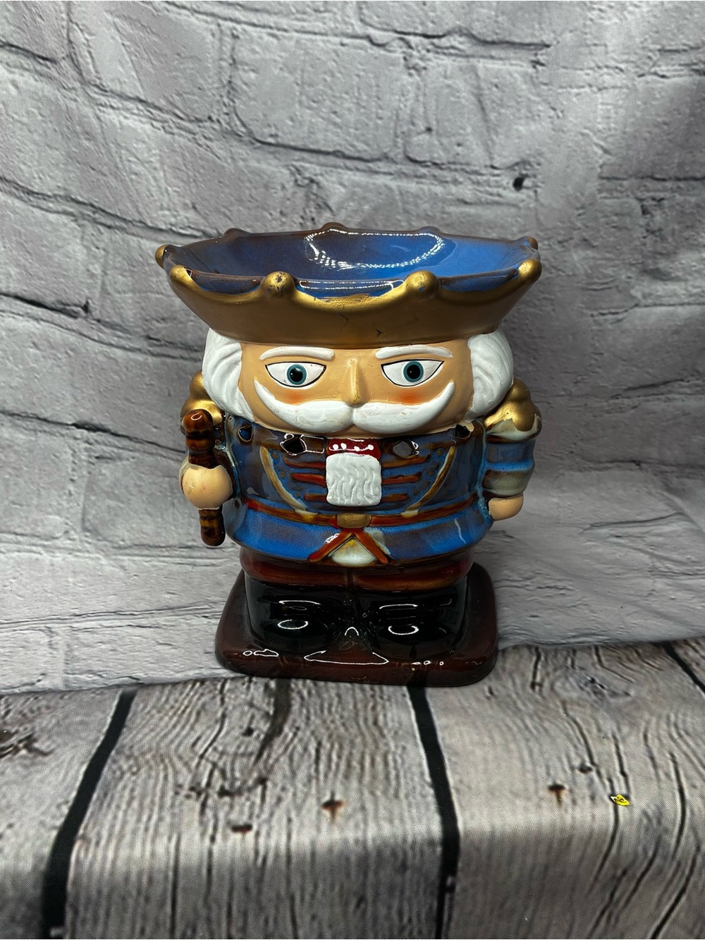 Yankee Candle Festive Ceramic Christmas Holiday Nutcracker Wax Tart Warmer Decor